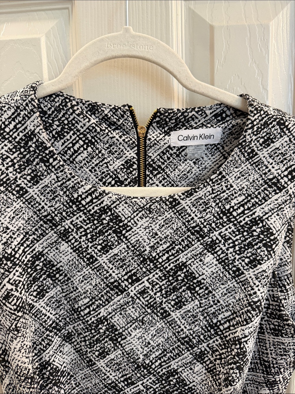 Calvin Klein Black and White Patterned Sleeveless Midi Dress - Picture 6 of 13